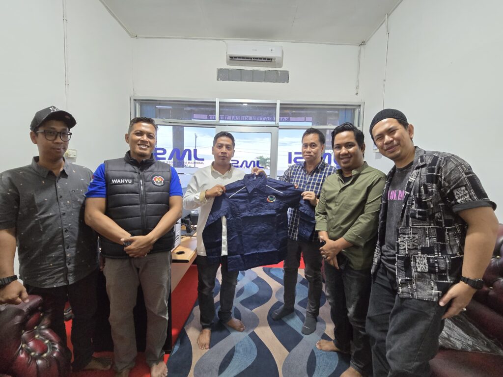WhatsApp-Image-2025-03-16-at-13.42.02-1024x768 Syukuran Kantor Baru, JMSI Kutim Tegaskan Komitmen untuk Pers Profesional